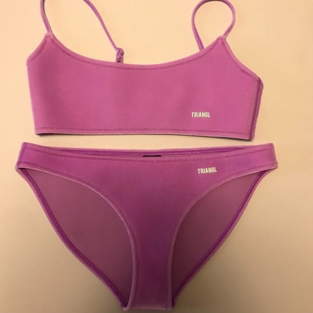 Purple triangl bikini! The bag will be included !